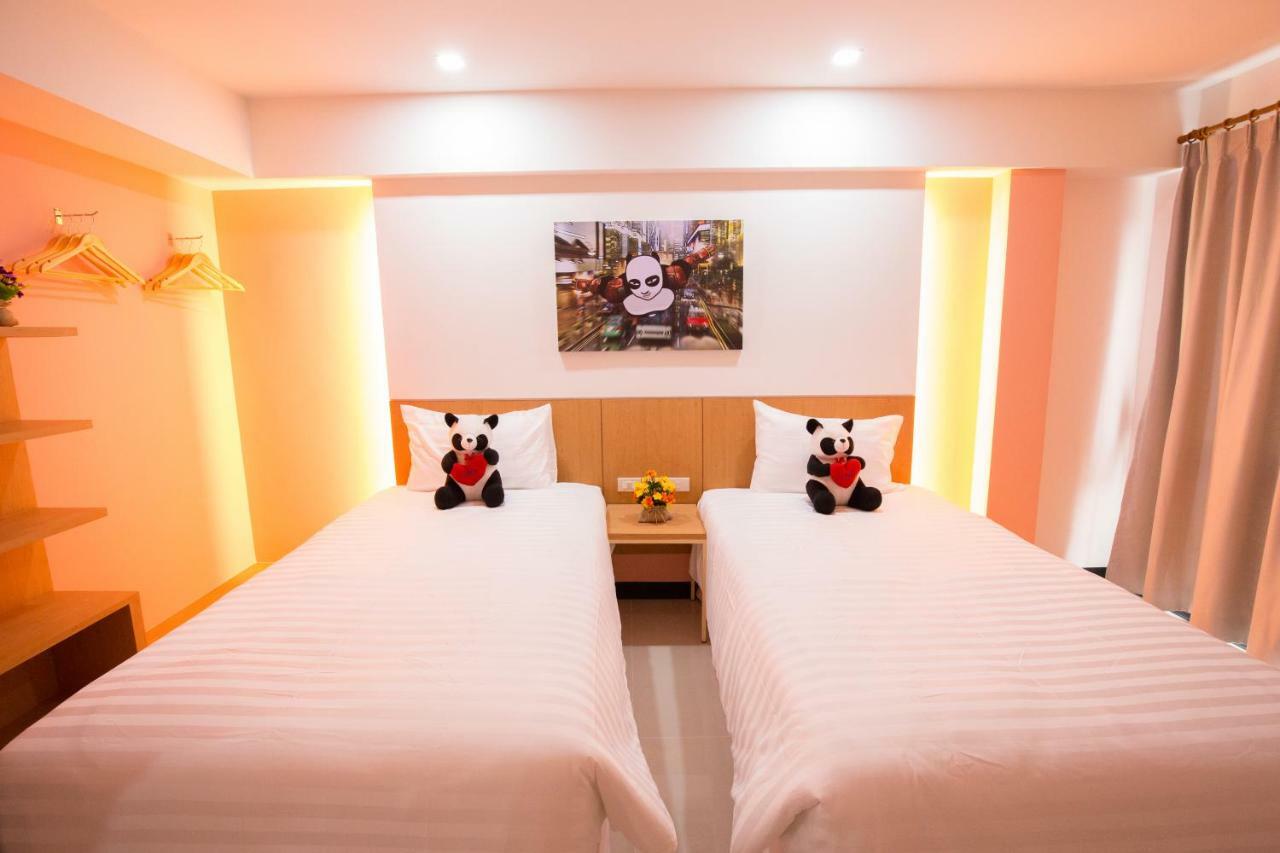 Lucky Panda Hostel *